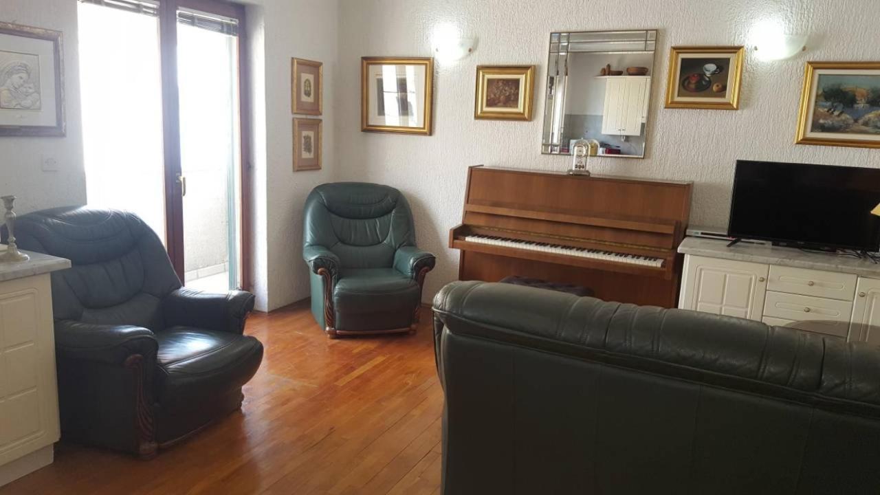 Apartment Sara Pirovac Extérieur photo